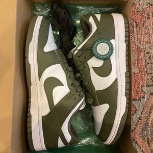 NWT Nike Dunks Low Olive Green Women Size 8.5